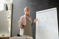 About 4,000 new teachers to be hired in Oman